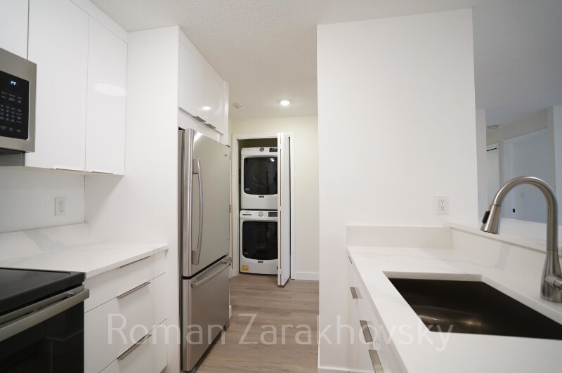 Building Photo - 25 Webster Ave