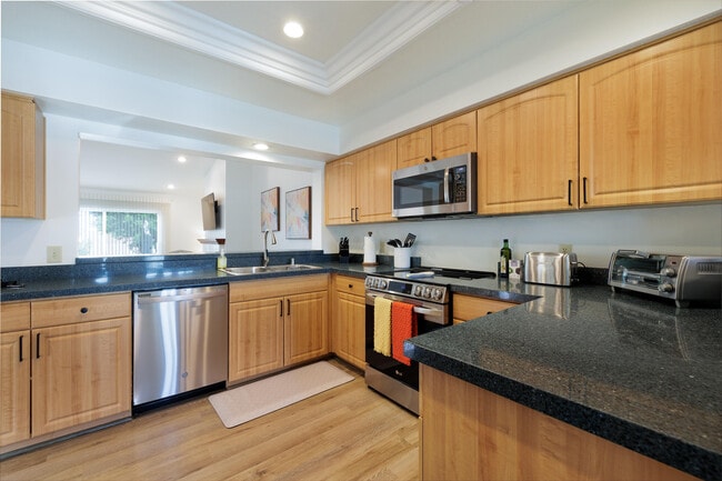 Building Photo - 156 Falls Ct