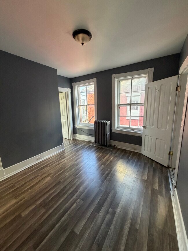 Building Photo - Woodward Apts