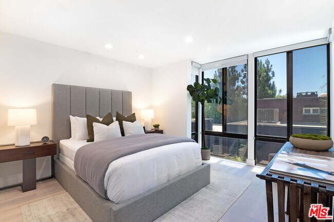 Building Photo - 1033 Carol Dr