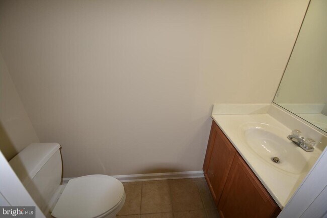 Building Photo - 1103 Laurel Ct
