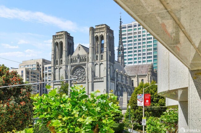 Building Photo - 1150 Sacramento St