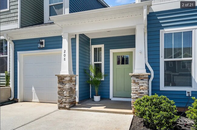 Building Photo - 208 Rosecroft Dr