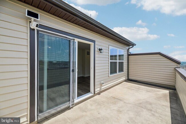 Building Photo - 7202 Mountaineer Dr