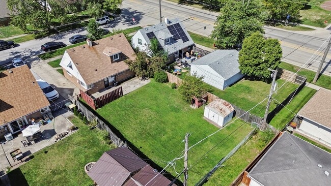 Building Photo - 17007 Oakwood Ave