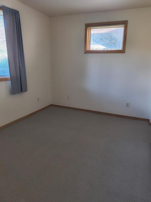 Building Photo - 404 Bayview Dr