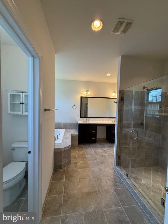 Building Photo - 11621 Pine Hollow Ln