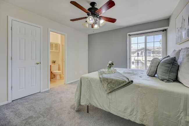 Building Photo - Charming 2-Story Home with Fireplace, Gara...