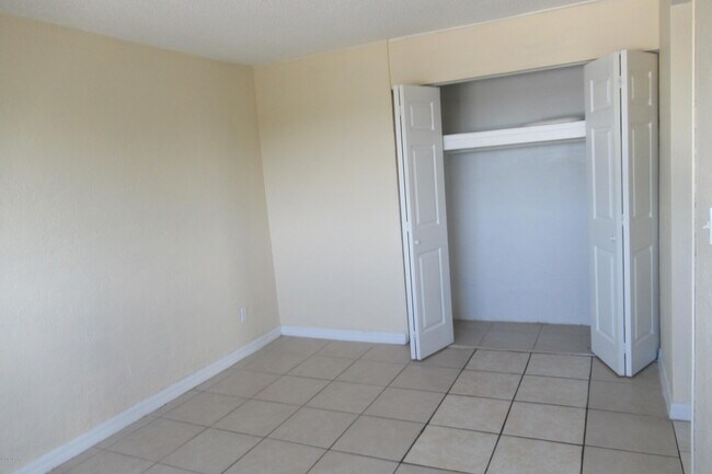 Building Photo - 732 N Halifax Ave