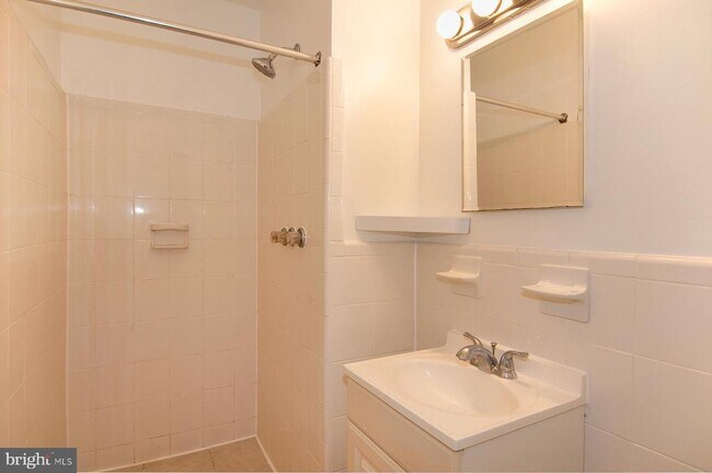 Building Photo - 5504 Beech Ave