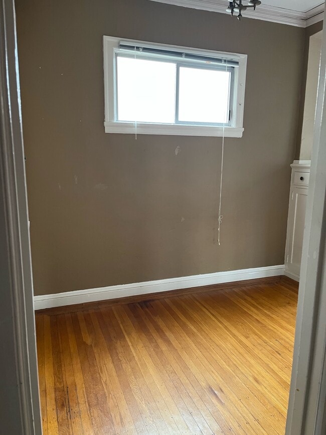 dining area - 601 Lake St