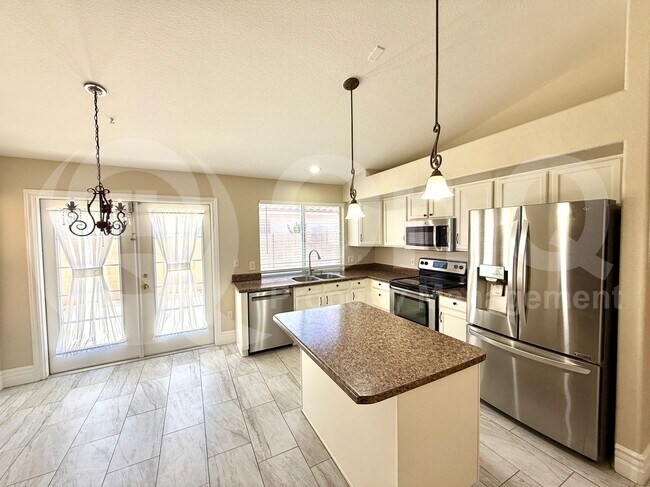 Building Photo - 1666 W Gunstock Loop