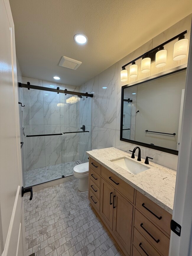 Building Photo - 1127 Dover Dr