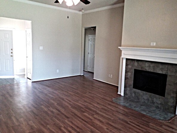Building Photo - 733 Morgan Dr