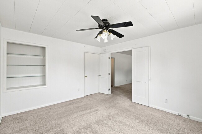 Building Photo - $2,590.95 with $300 Off The First Month's Rent, 4 Beds - 2 Bath, Single Family Home in Denver wit...