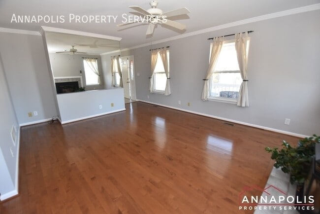 Building Photo - 1363 Washington Dr