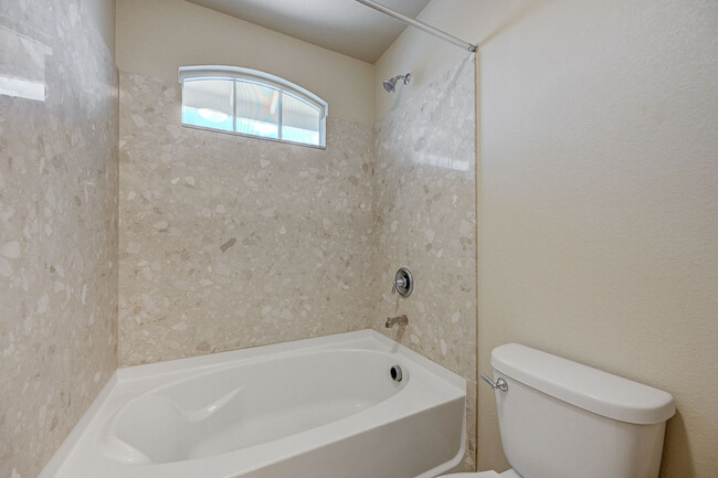 Building Photo - 706 Eros Ct