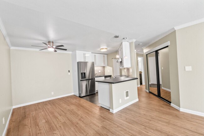 Building Photo - Cutest Condo on the Market!