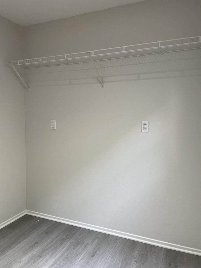 Building Photo - 1167 Innisfree Ct