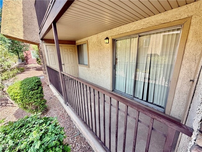 Building Photo - 4410 Sandy River Dr