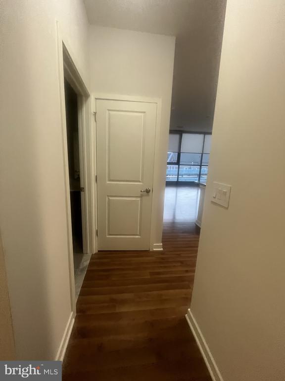 Building Photo - 401 Race St