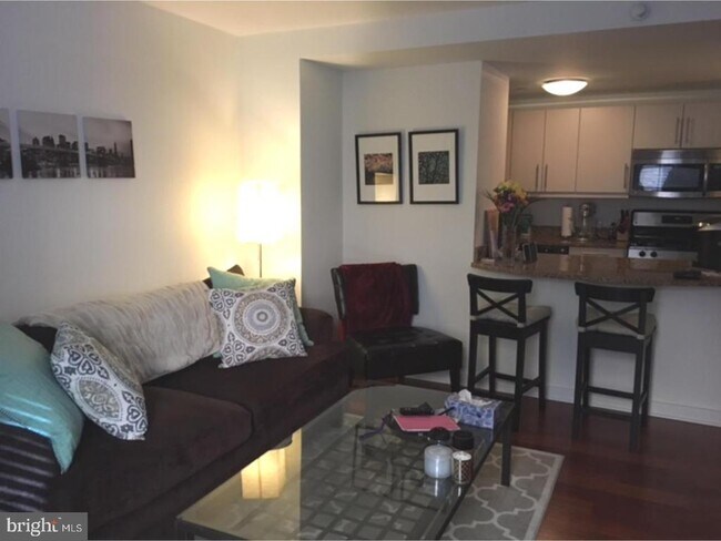 Building Photo - 219 S 18th St