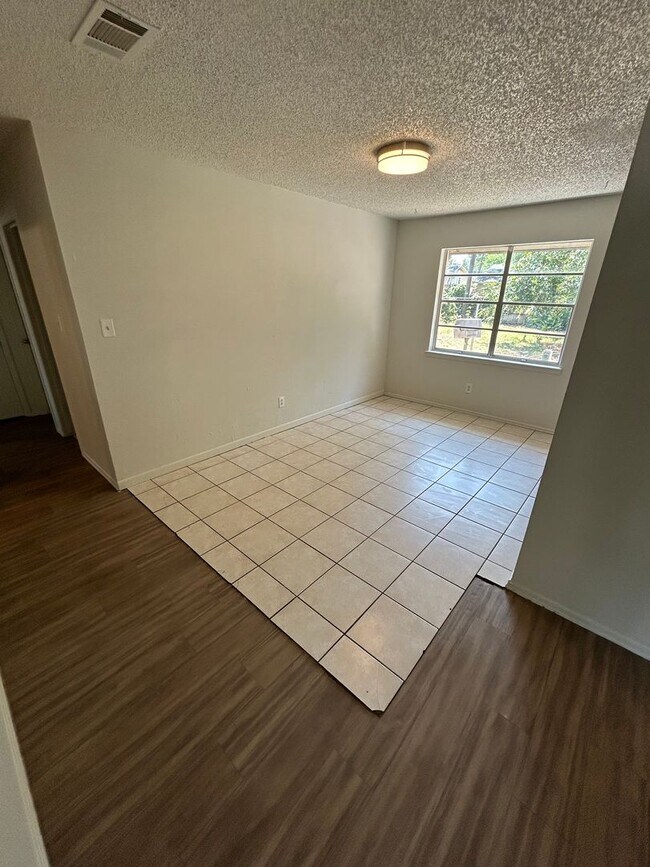 Building Photo - A hassle-free lifestyle