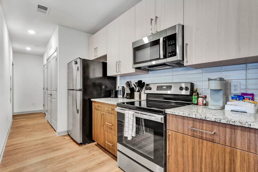 Building Photo - 894 Tiger Blvd