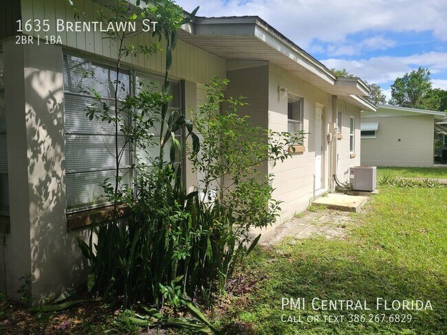 Building Photo - Deltona Bungalow