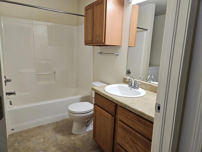 Building Photo - 2301 Talladega St