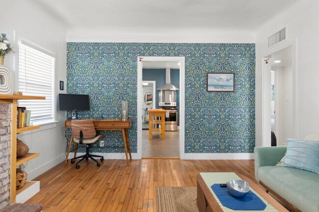 Building Photo - 1407 E McKinley St