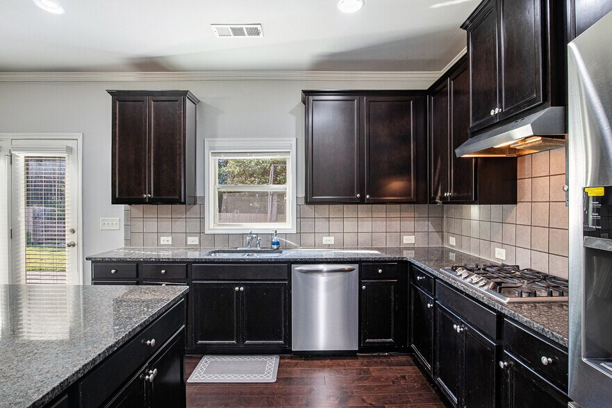 Building Photo - 4730 Sabino Bnd