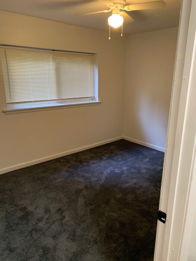 Building Photo - 2744 Miles Cir