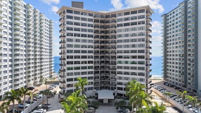 Building Photo - 3800 Galt Ocean Dr