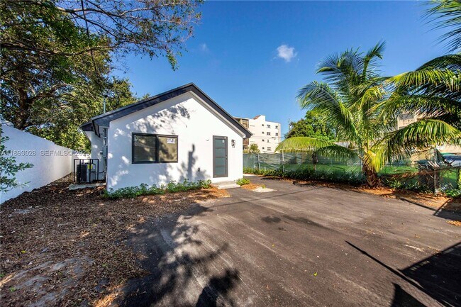 Building Photo - 764 NW 36th Ave