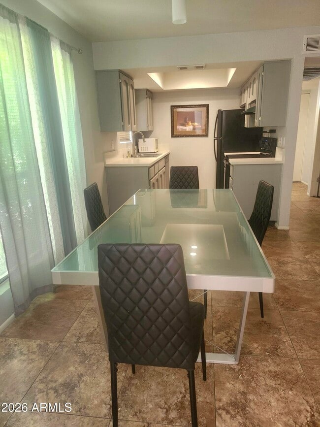Building Photo - 3119 W Cochise Dr