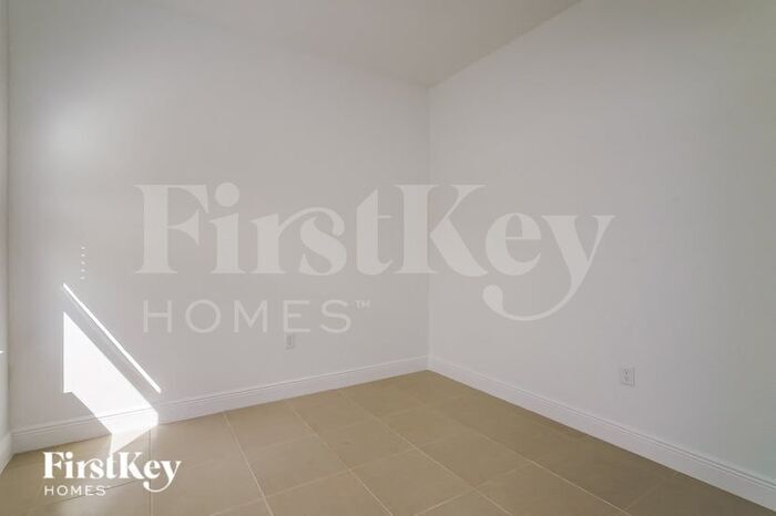 Building Photo - 1435 Punta Gorda Dr