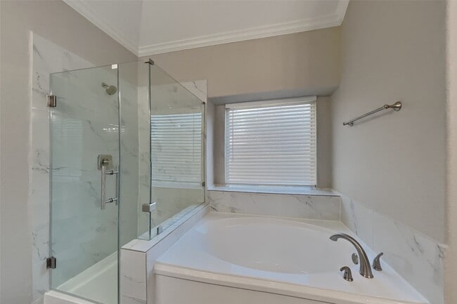 Building Photo - 20685 Oakhurst Meadows Dr