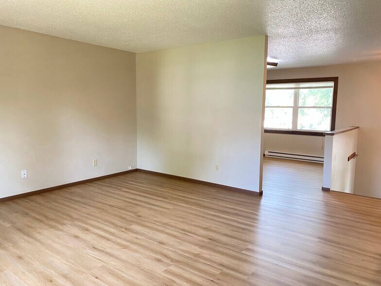 Building Photo - 821 Westwood Dr