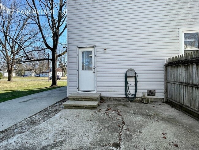 Building Photo - 67 Fair Ave