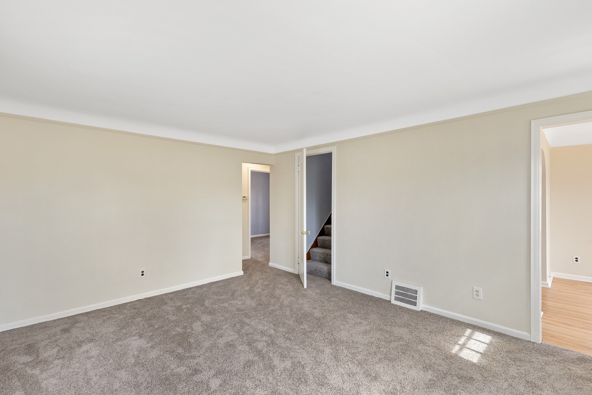 Building Photo - 23030 Beech St