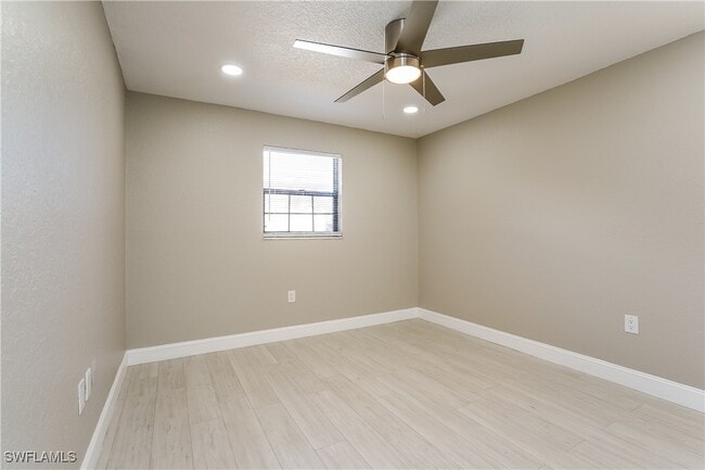 Building Photo - 1810 SW 21st Ln