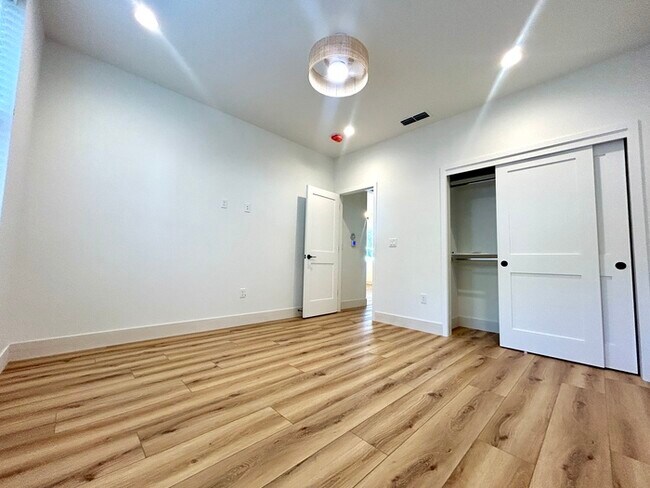 Building Photo - Beautiful Brand New 2 Bedroom ADU in Rosev...
