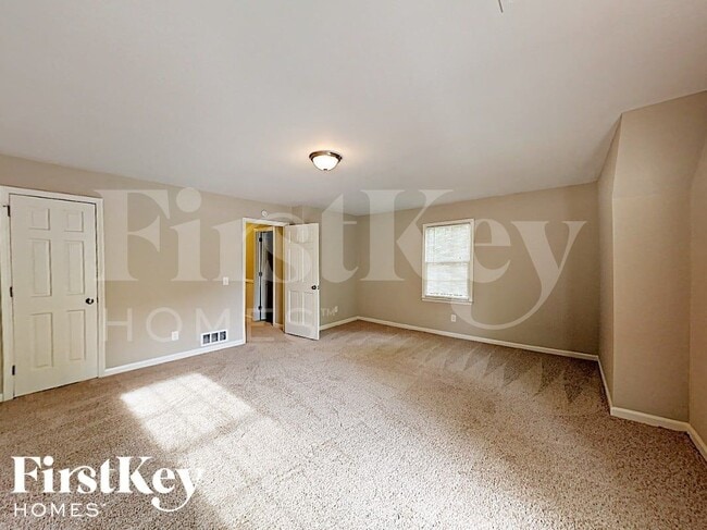 Building Photo - 2765 Rock Creek Dr