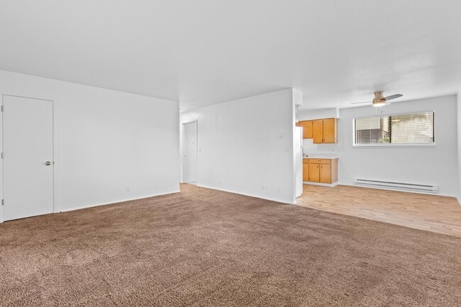 Building Photo - Large Luxury home complete with Washer and Dryer! Large Patio area.