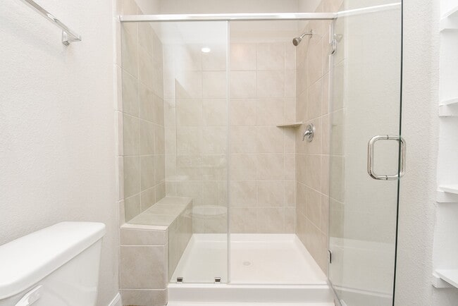 Building Photo - 14042 Chinook Dr