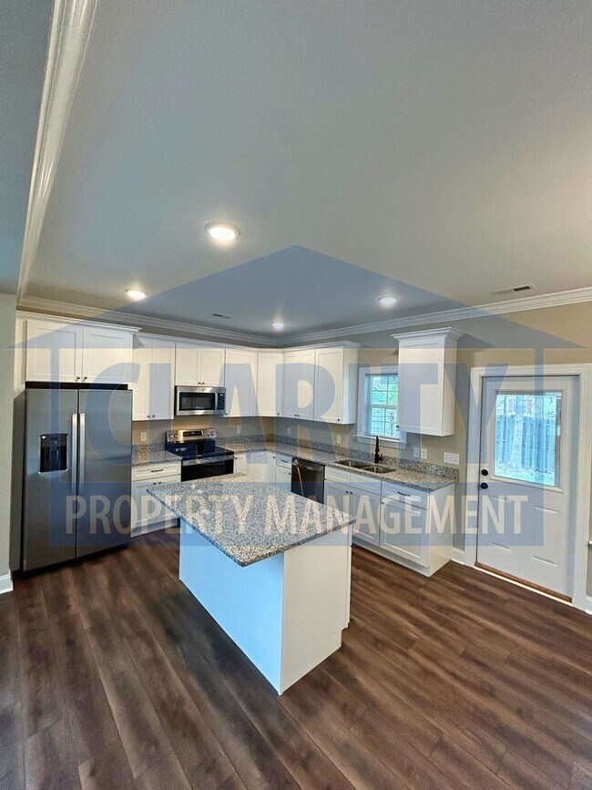 Building Photo - *Brand New* 4 bedroom home!