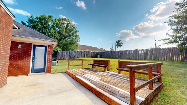 Building Photo - 860 Autumn Ridge Rd