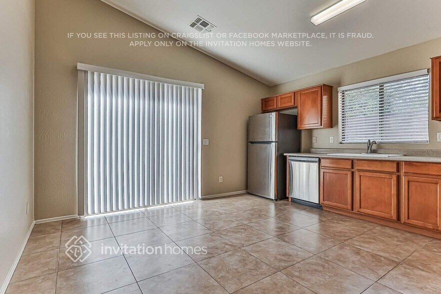 Building Photo - 11025 E Abilene Ave