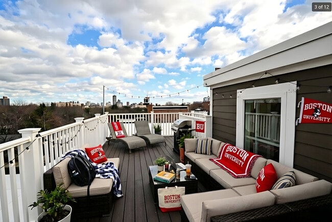 Building Photo - 74 Browne St